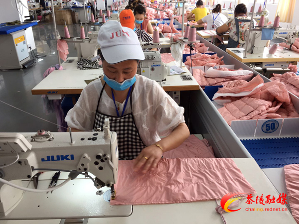 杰斯特服饰:企业复工复产忙 工人返岗有保障